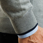 Sweater Gris Claro Escote en V